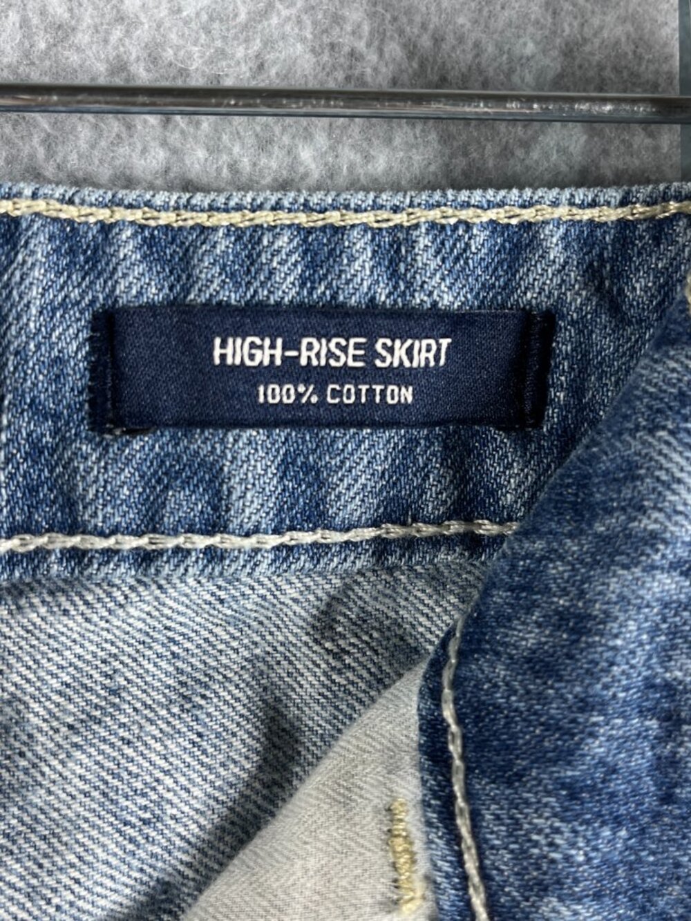 Hollister Women's W26 High-Rise Denim Mini Skirt Frayed Hem Light Wash Blue - Picture 5 of 8